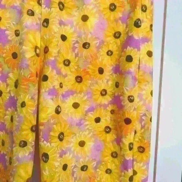 ZARA | Sunflower Tight and Stretchy Biker Shorts Medium - Picture 3 of 3